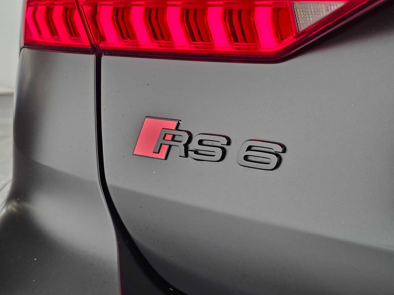 2025 Audi RS 6 Avant performance