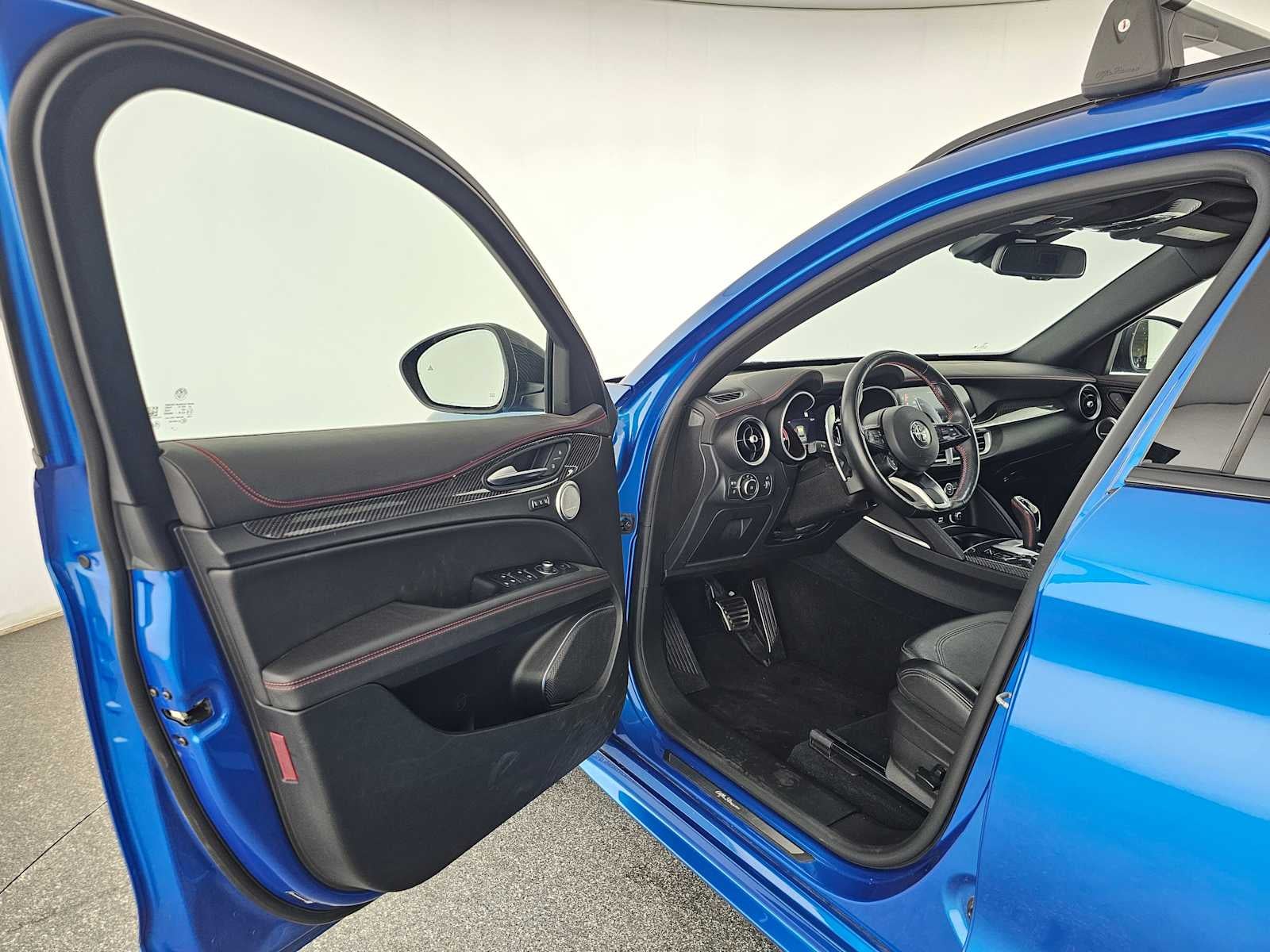 2023 Alfa Romeo Stelvio Estrema