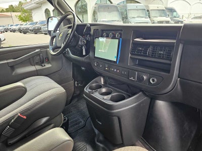 2022 Chevrolet Express Passenger LT