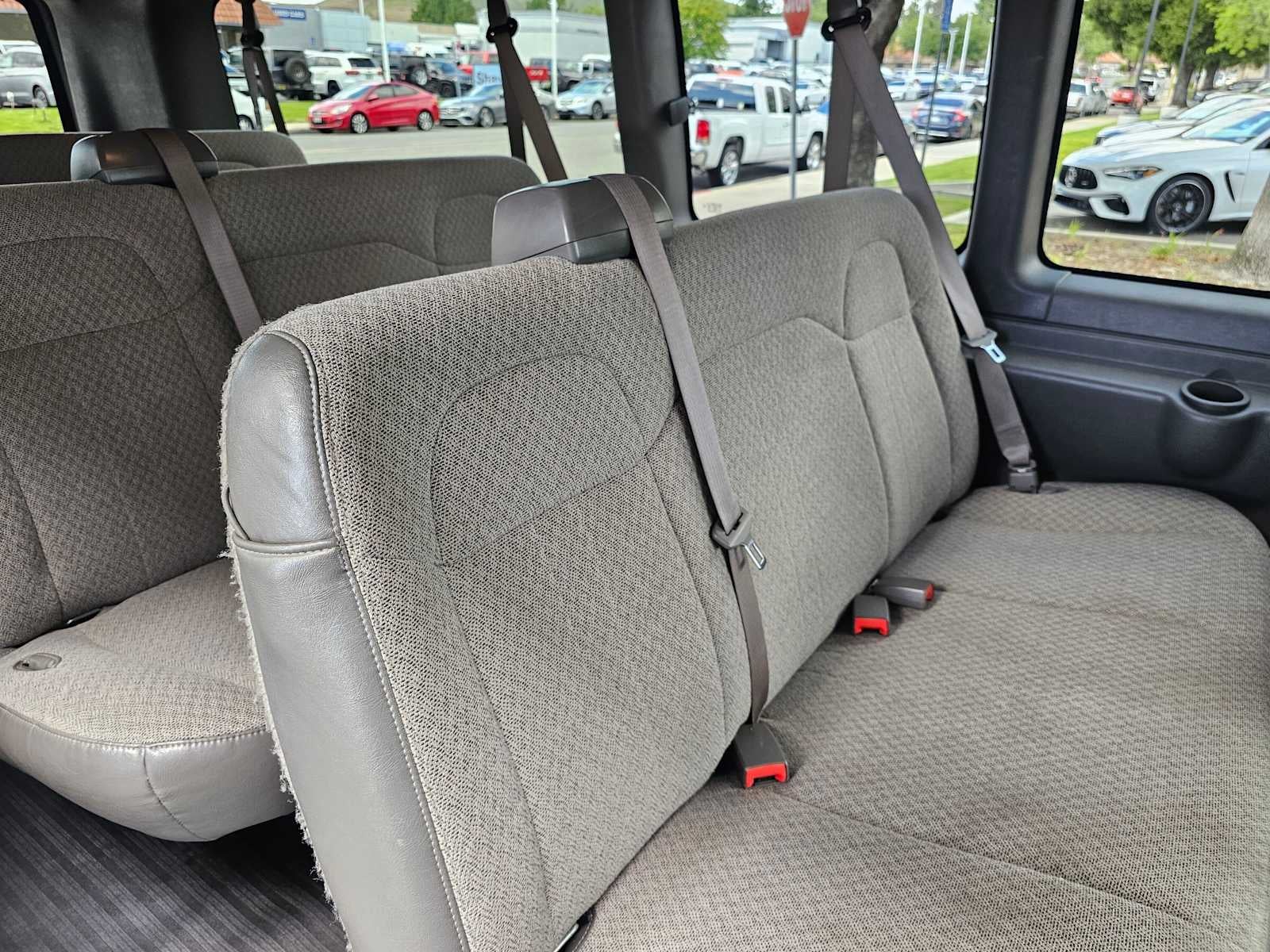 2022 Chevrolet Express Passenger LT
