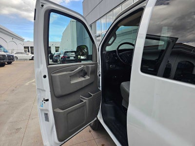 2022 Chevrolet Express Passenger LT