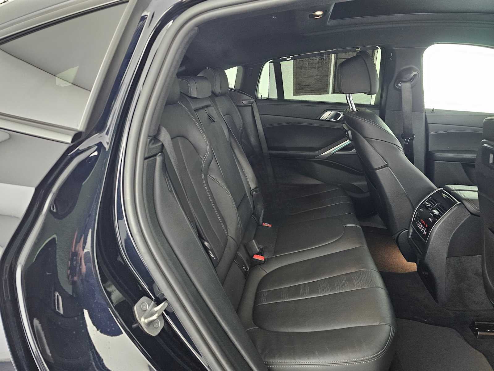 2022 BMW X6 xDrive40i xDrive40i