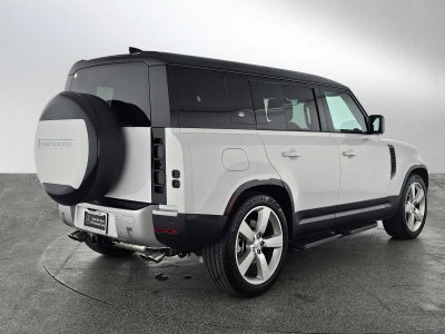 2024 Land Rover Defender SE
