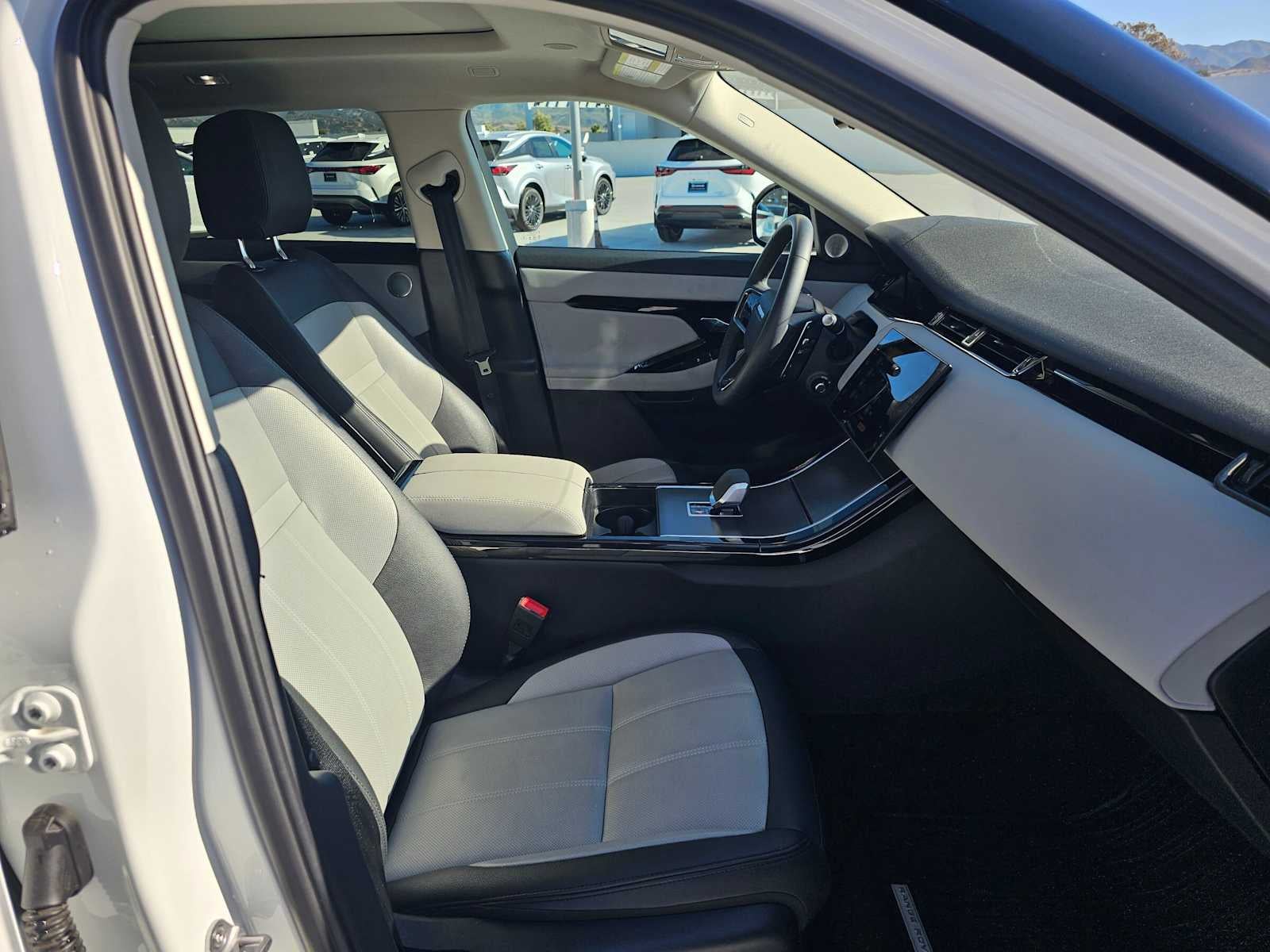 2025 Land Rover Range Rover Evoque Dynamic SE