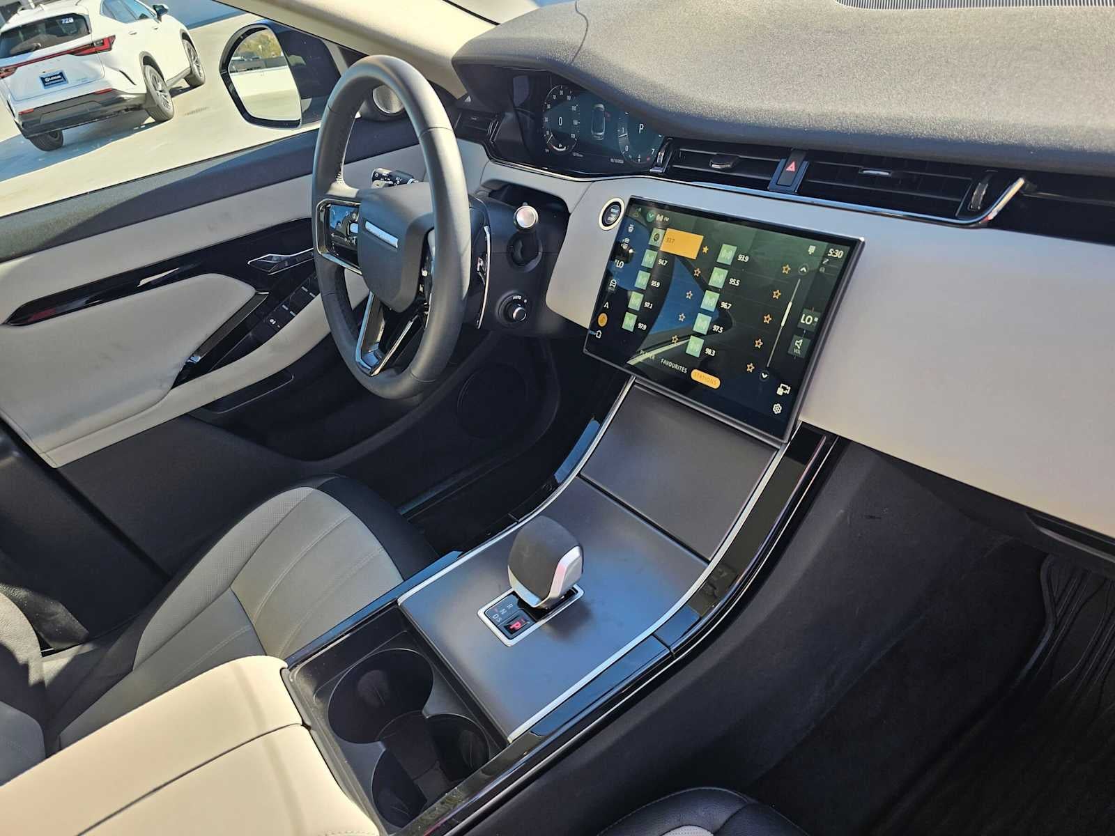 2025 Land Rover Range Rover Evoque Dynamic SE