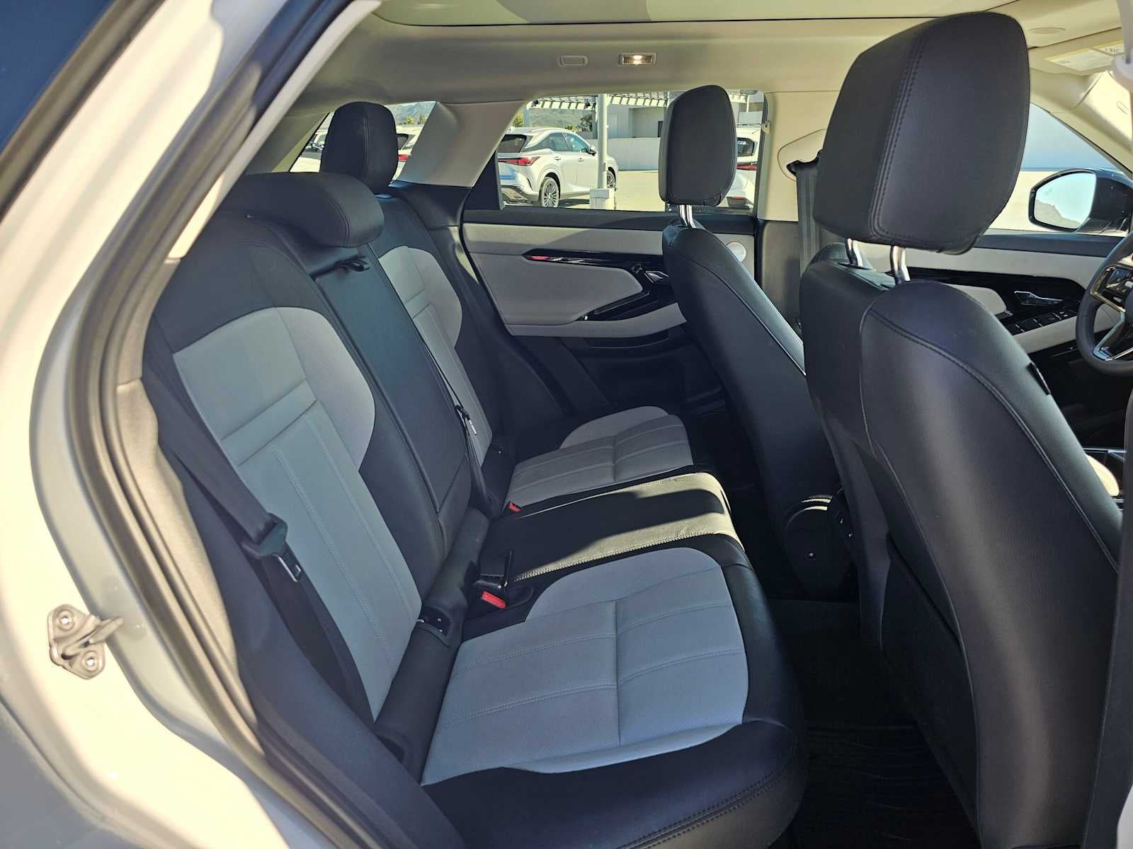 2025 Land Rover Range Rover Evoque Dynamic SE