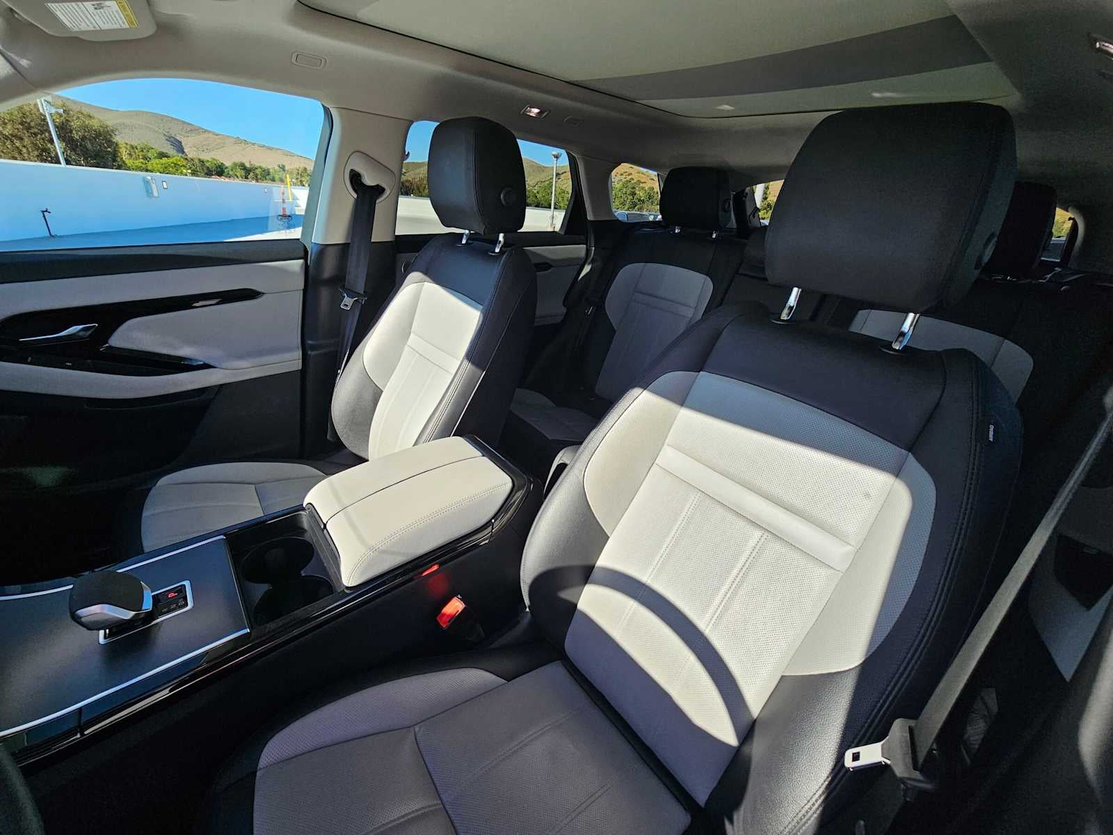 2025 Land Rover Range Rover Evoque Dynamic SE