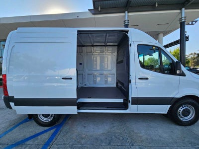 2025 Mercedes-Benz Sprinter 2500 Standard Roof I4 Diesel 144" RWD