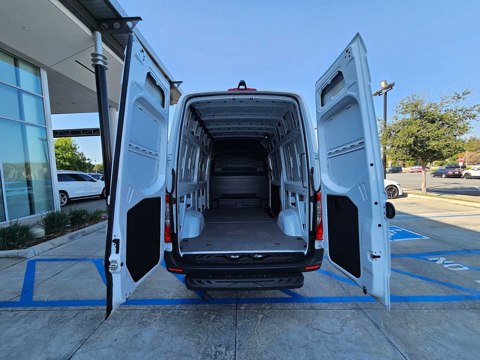 2025 Mercedes-Benz Sprinter 2500 Standard Roof I4 Diesel 144" RWD