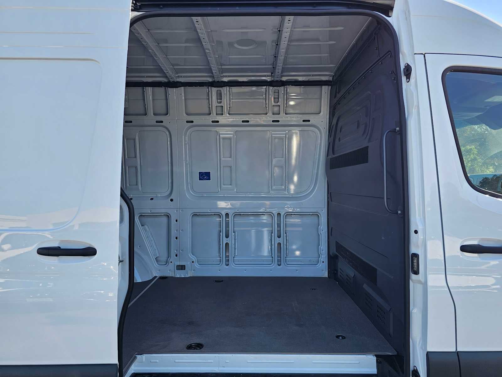 2025 Mercedes-Benz Sprinter 2500 Standard Roof I4 Diesel 144" RWD