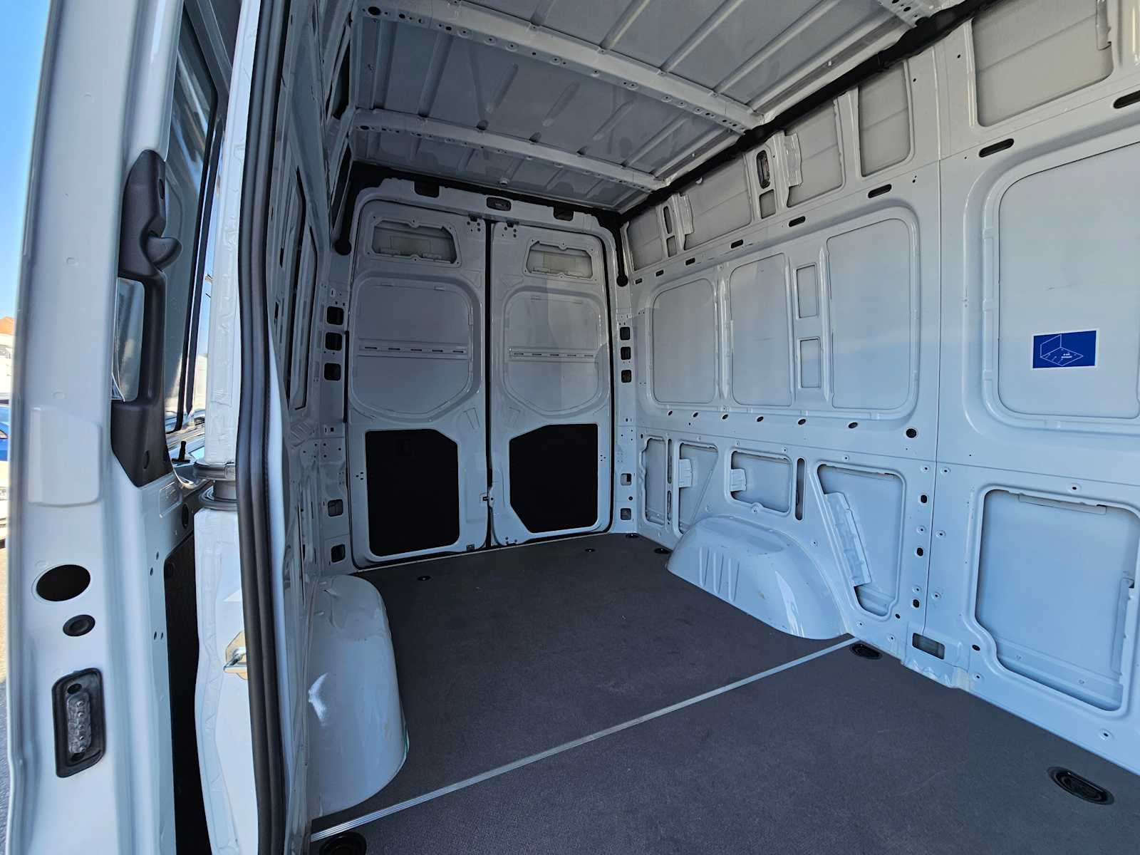 2025 Mercedes-Benz Sprinter 2500 Standard Roof I4 Diesel 144" RWD