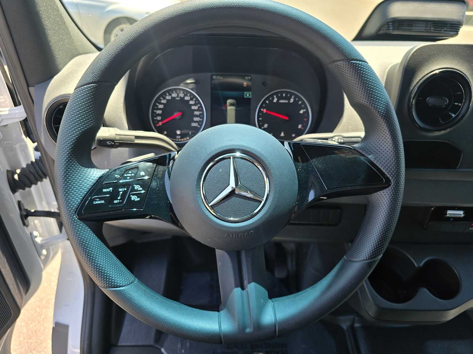 2025 Mercedes-Benz Sprinter 2500 Standard Roof I4 Diesel HO 144" RWD