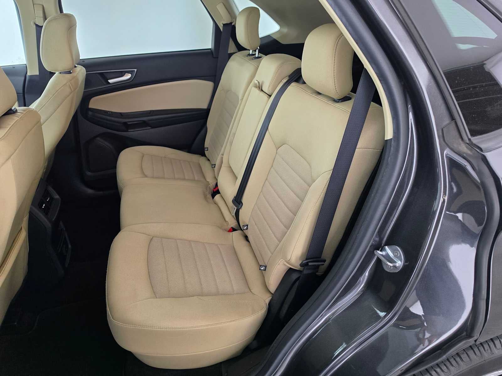 2020 Ford Edge SE