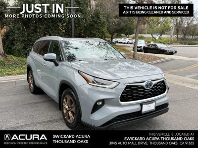 2022 Toyota Highlander Hybrid Bronze Edition