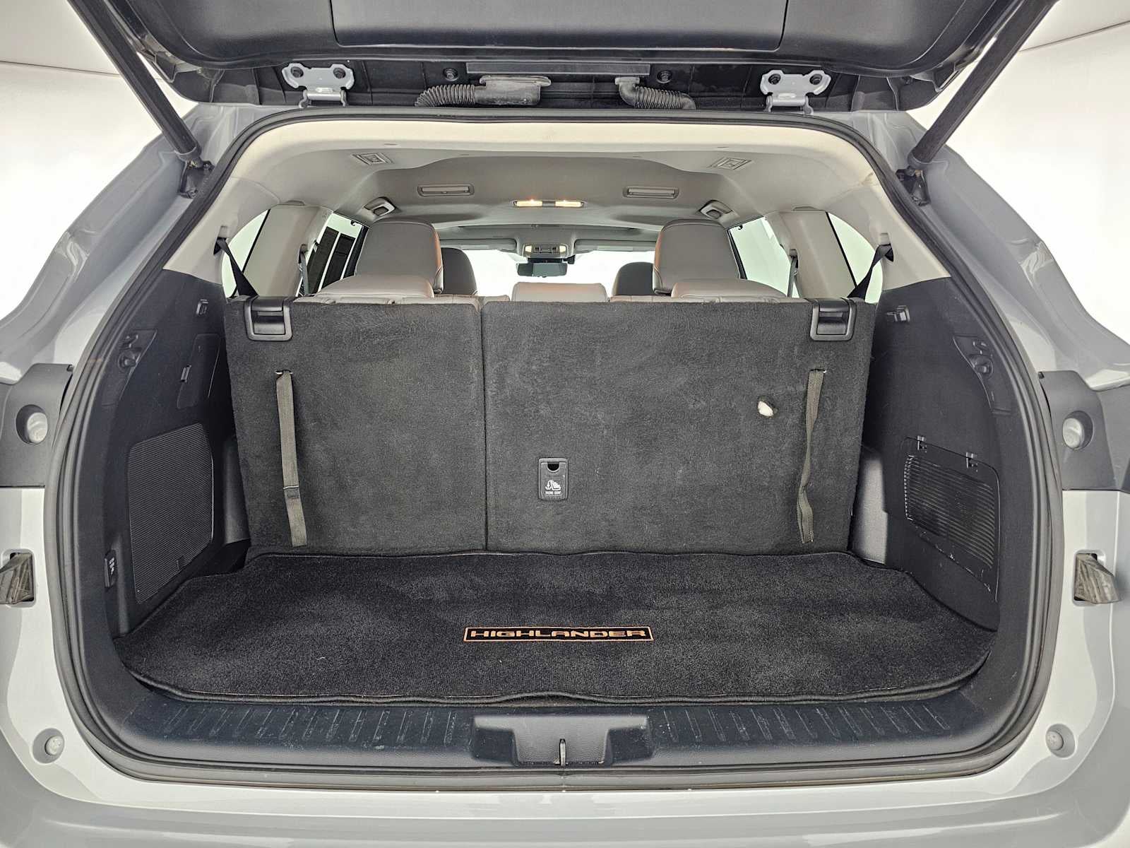 2022 Toyota Highlander Hybrid Bronze Edition