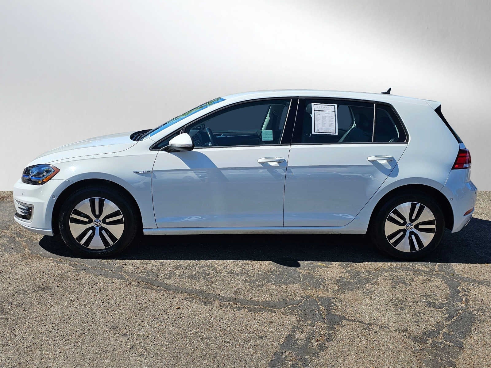 Used 2019 Volkswagen e-Golf e-Golf SEL Premium with VIN WVWPR7AU2KW917181 for sale in Thousand Oaks, CA
