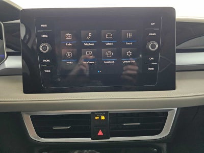 2026 Volkswagen Taos SE