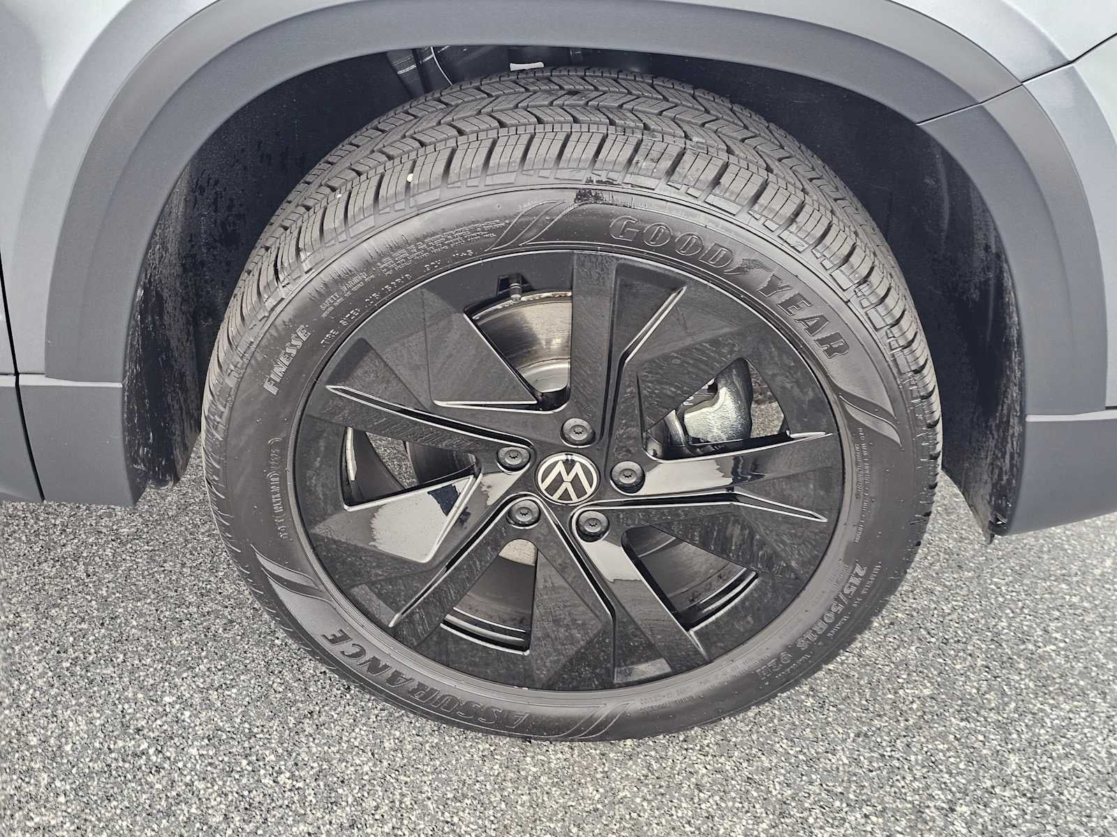 2026 Volkswagen Taos SE