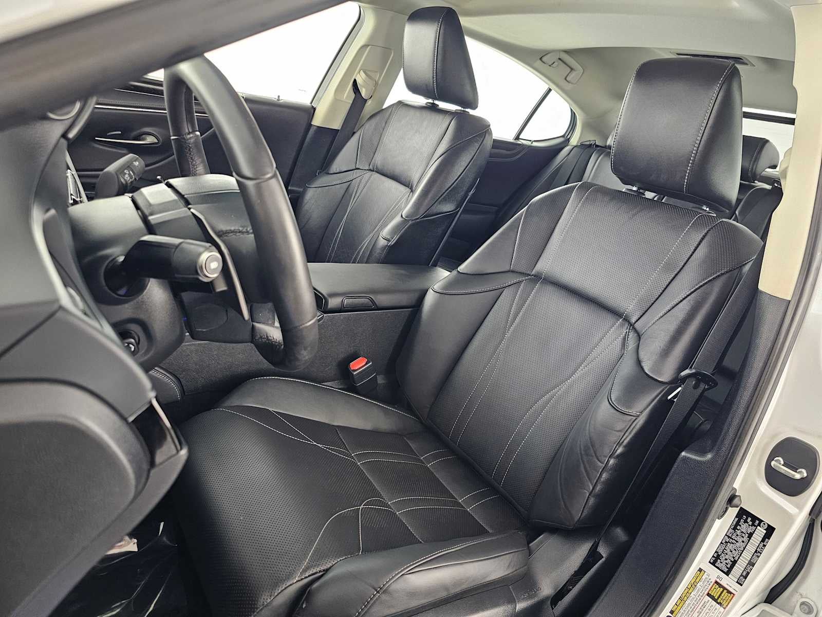 2023 Lexus ES 300h Luxury