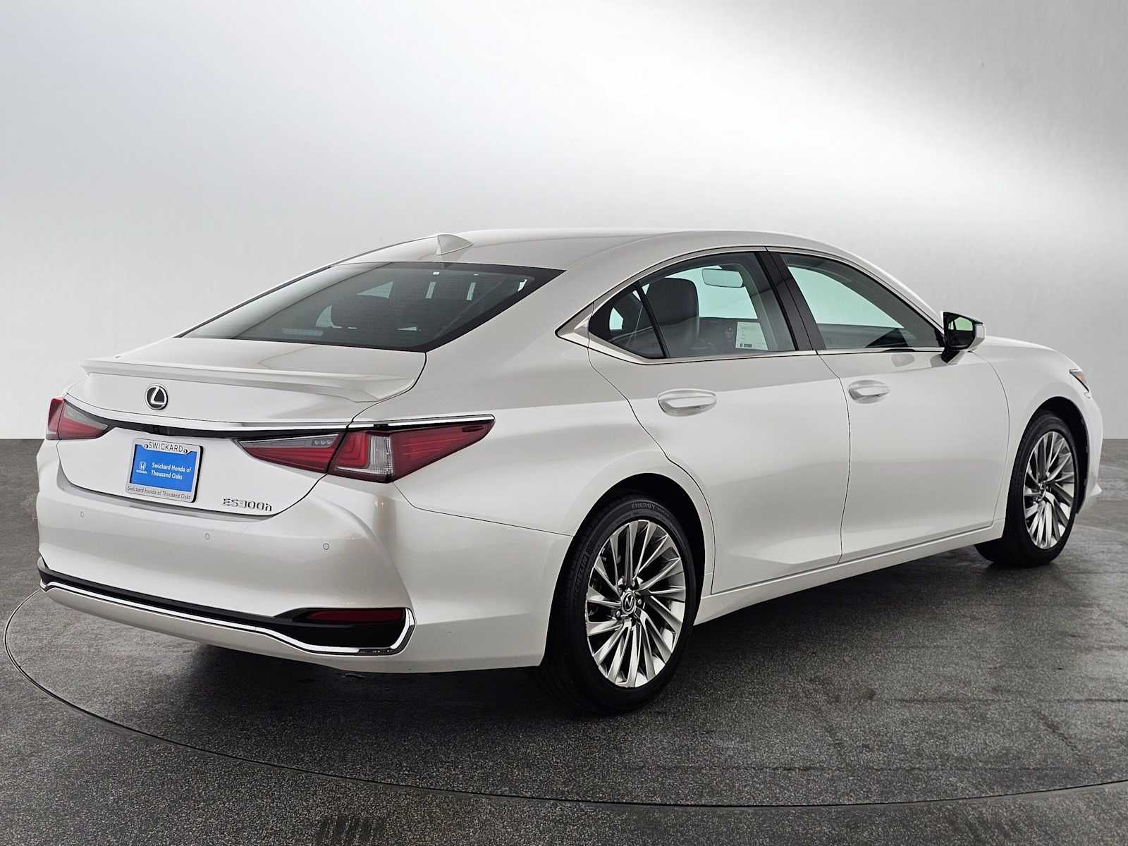 2023 Lexus ES 300h Luxury