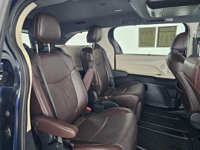2022 Toyota Sienna Platinum