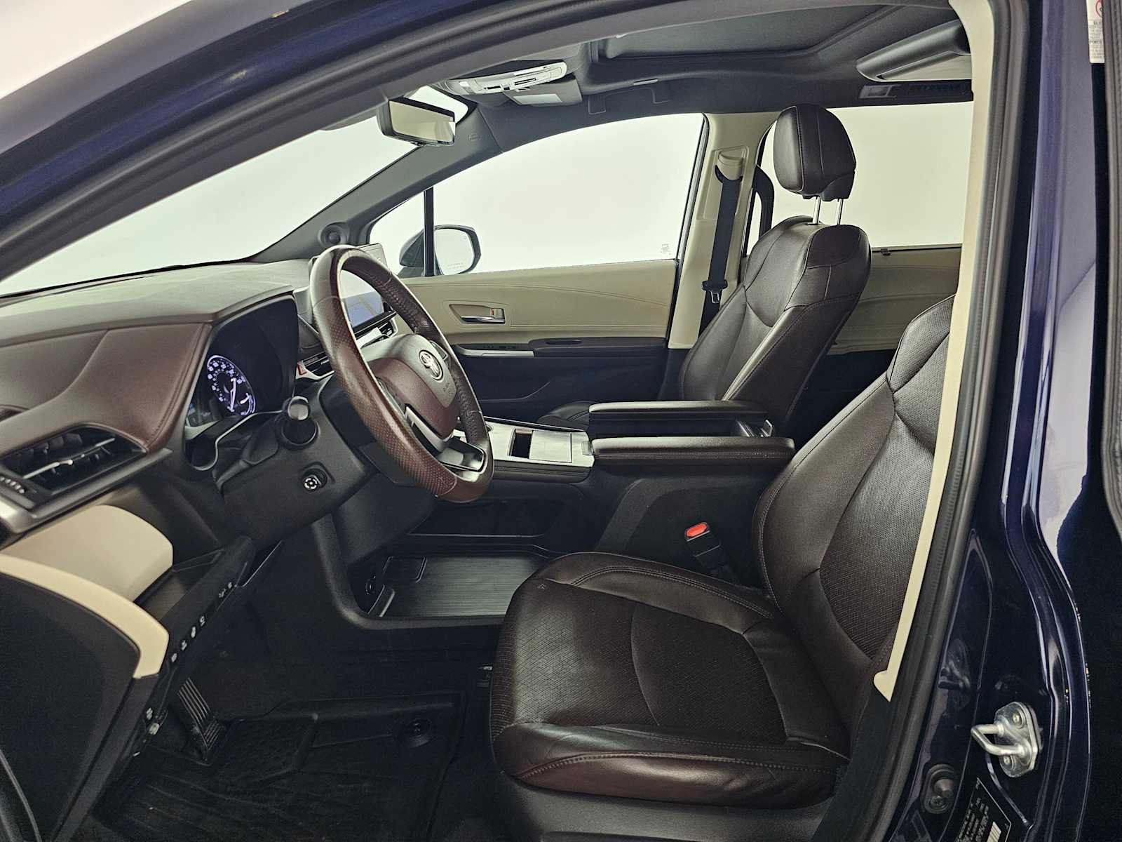 2022 Toyota Sienna Platinum