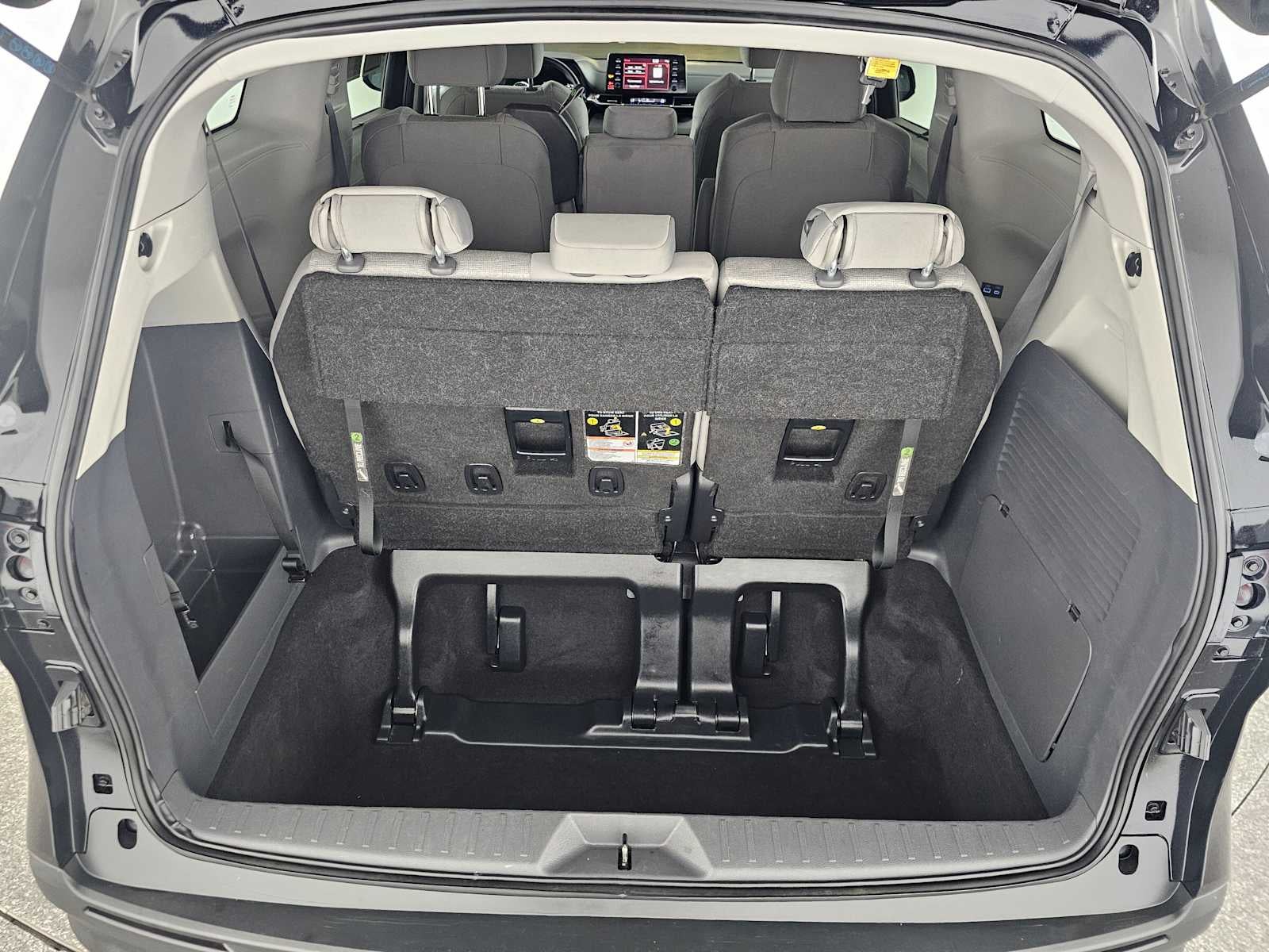 2024 Toyota Sienna LE