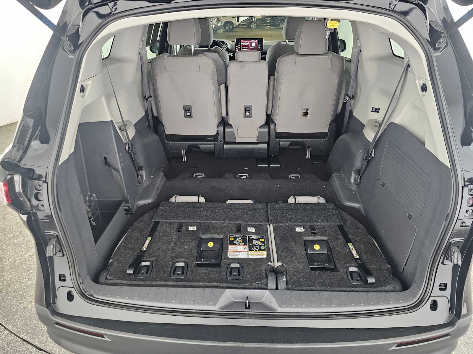 2024 Toyota Sienna LE