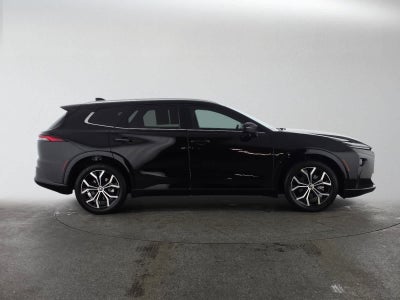 2025 Toyota Crown Signia XLE