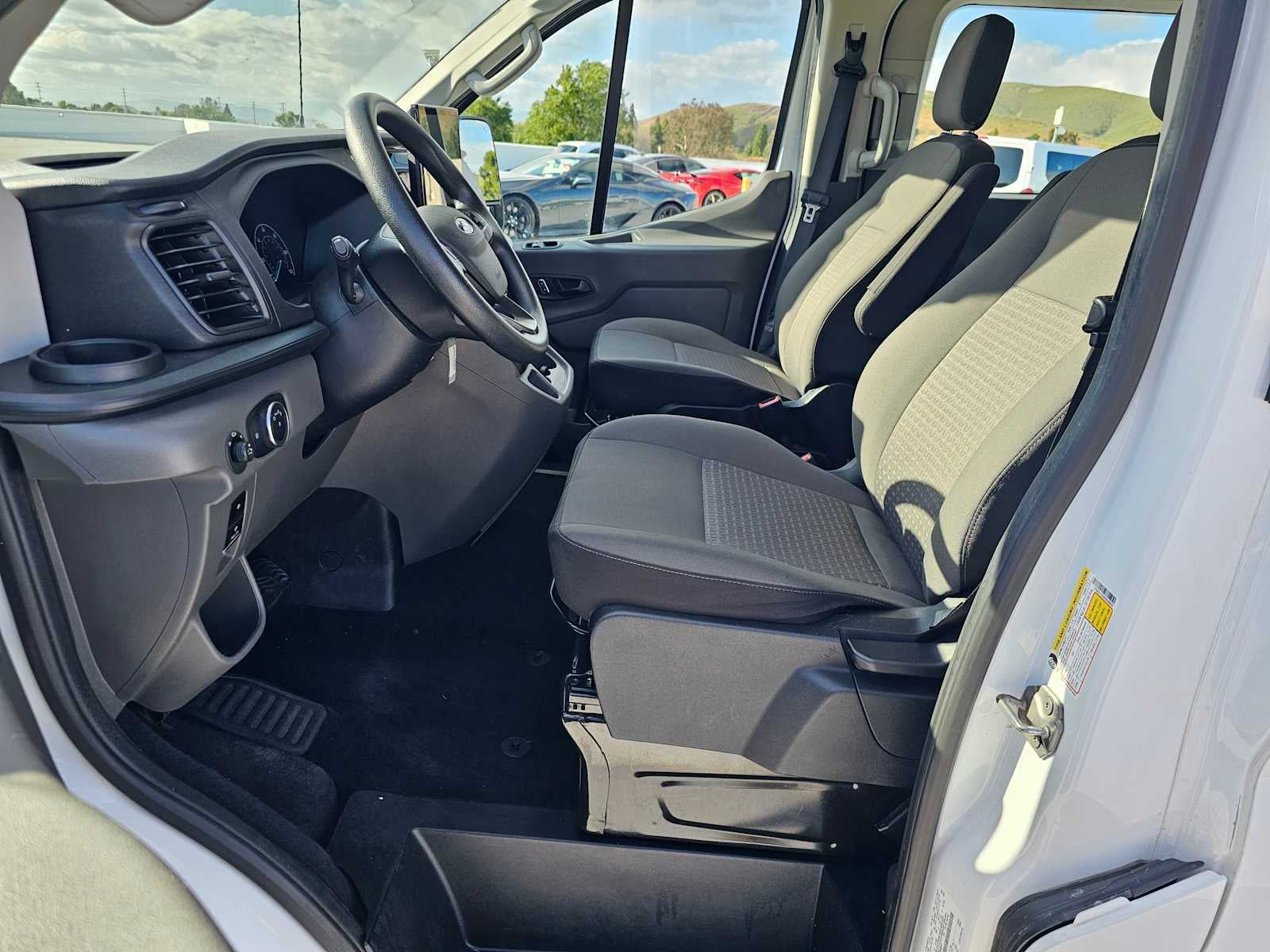 2023 Ford Transit Passenger Wagon XLT