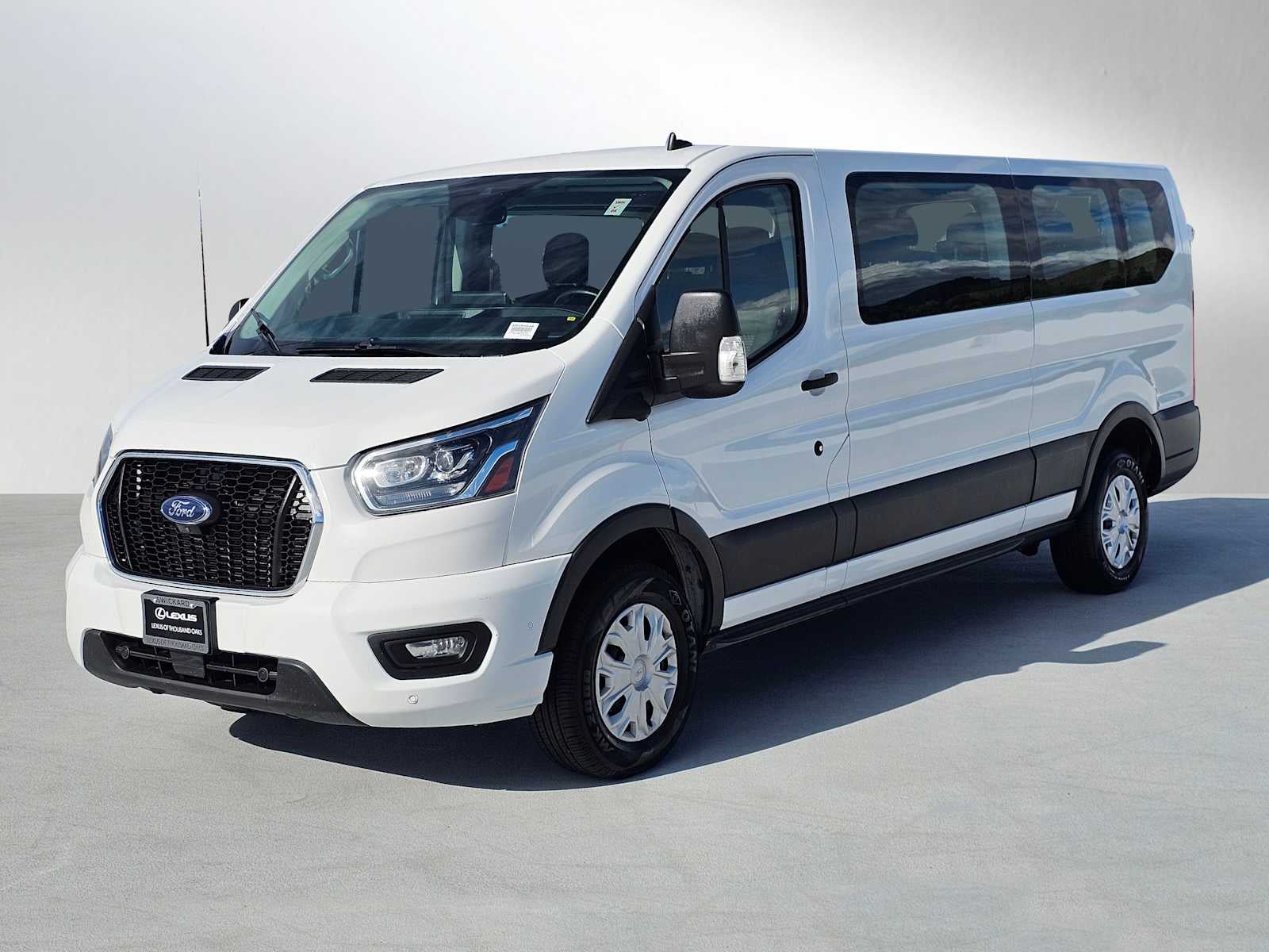 2023 Ford Transit Passenger Wagon XLT
