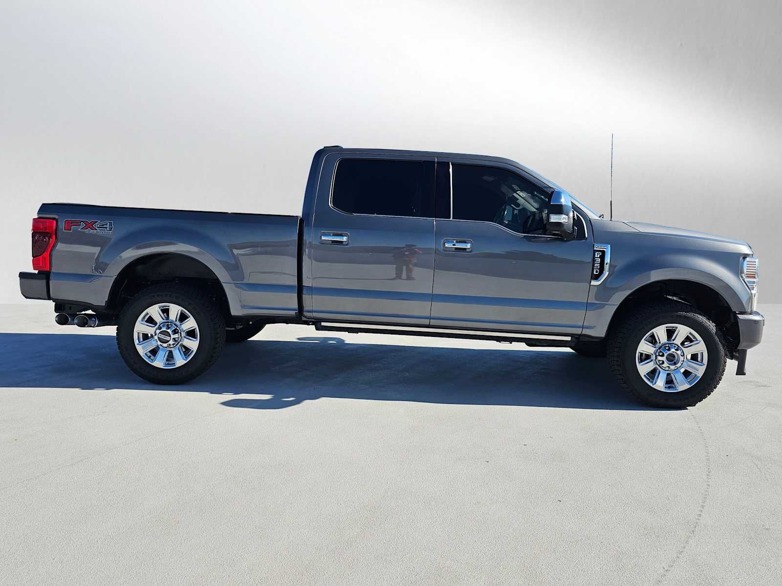 2022 Ford Super Duty F-350 SRW Pickup Platinum