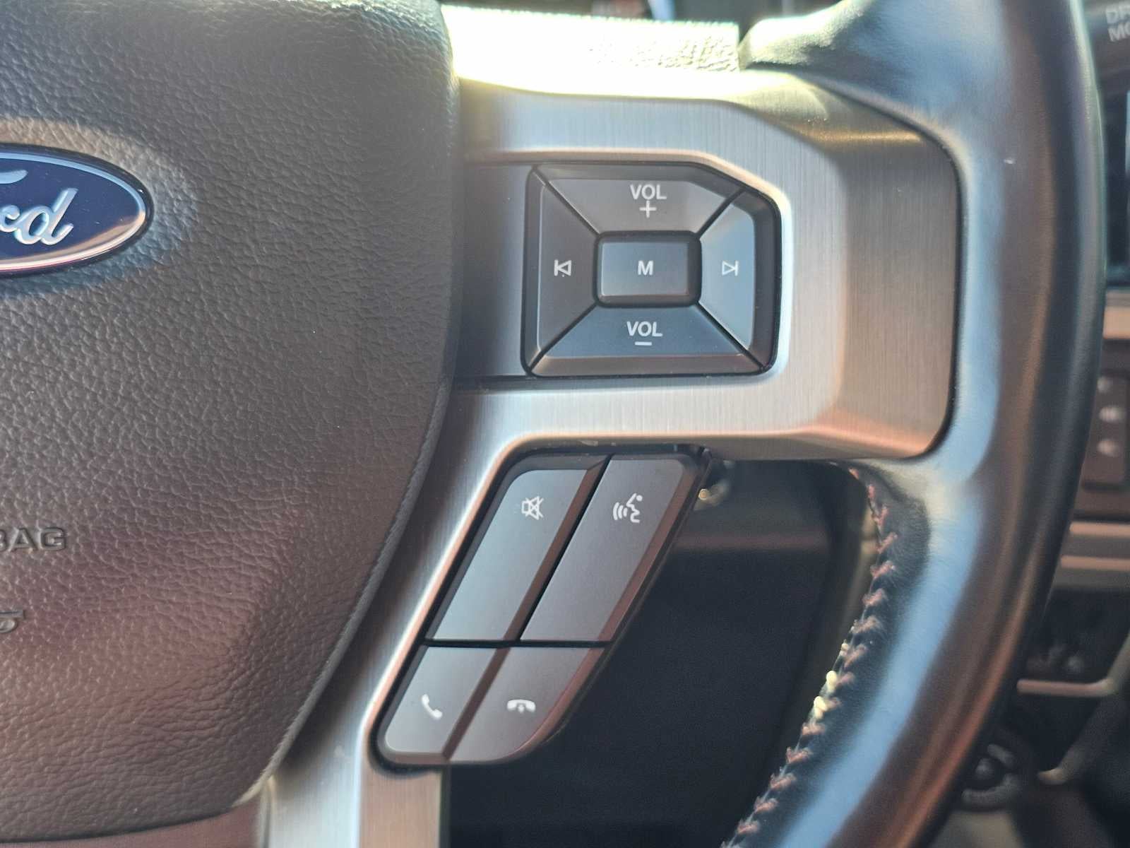 2022 Ford Super Duty F-350 SRW Pickup Platinum
