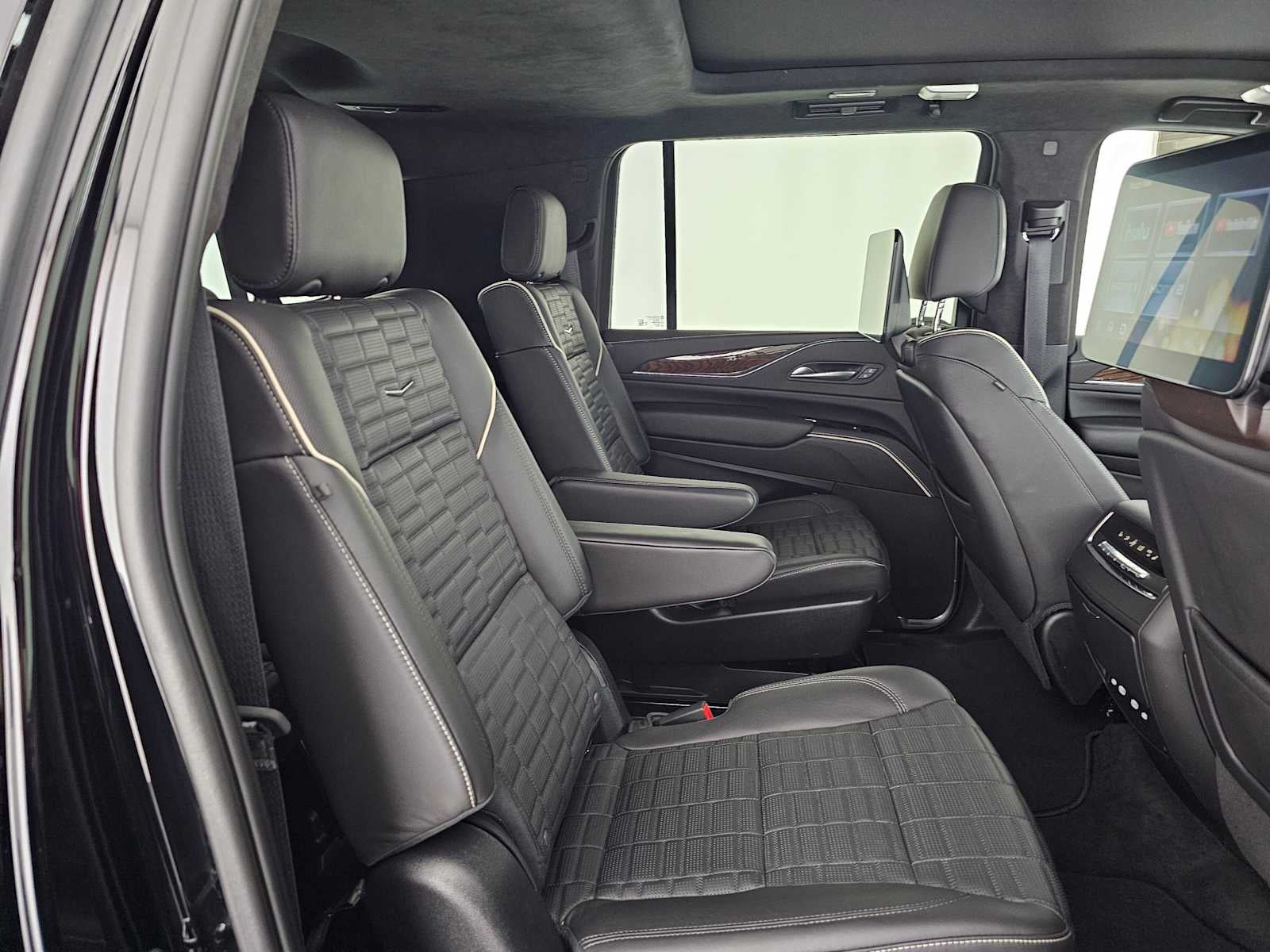 2024 Cadillac Escalade ESV 4WD Premium Luxury Platinum