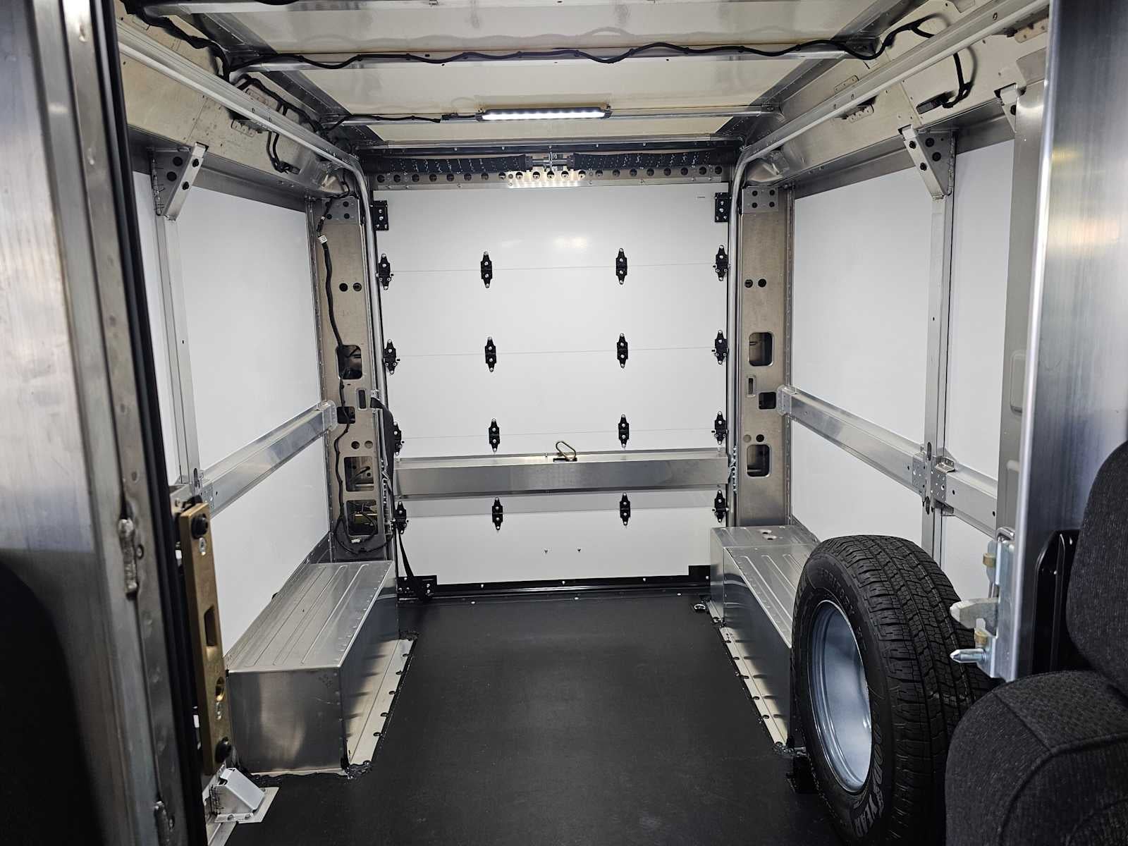 2025 Chevrolet BrightDrop 400 eFWD 400