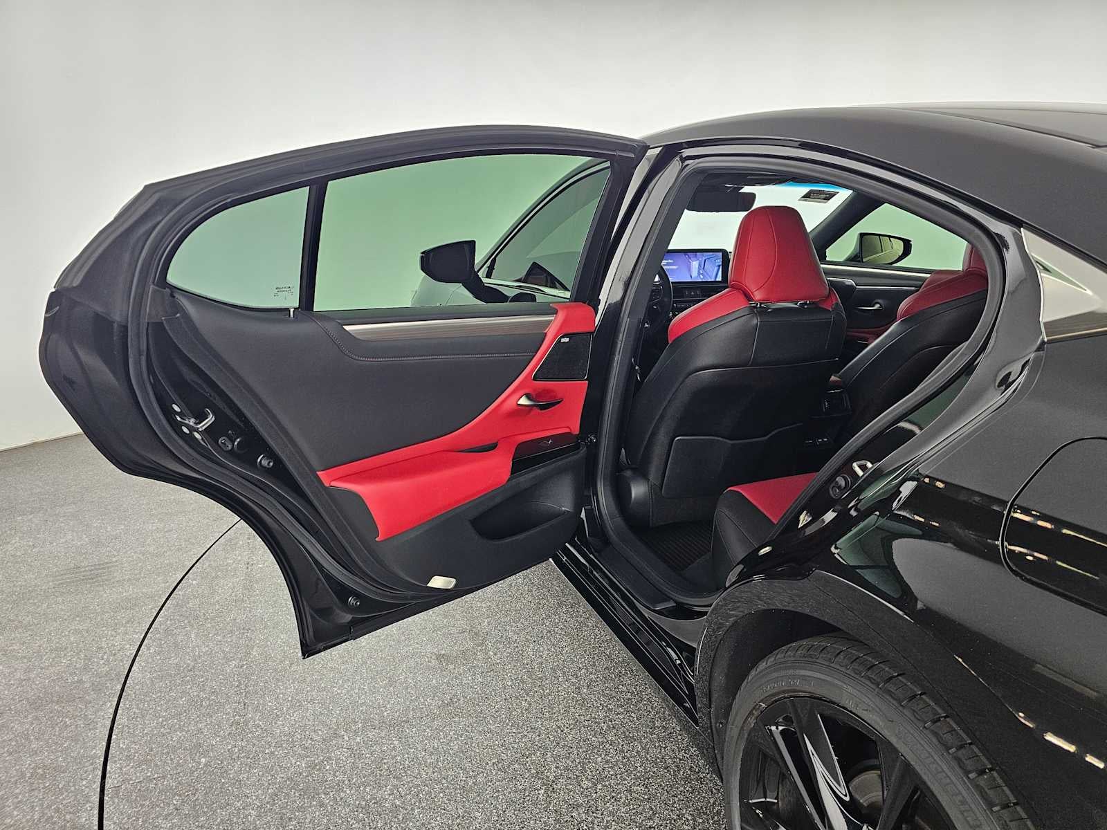 2023 Lexus ES 350 F SPORT Handling