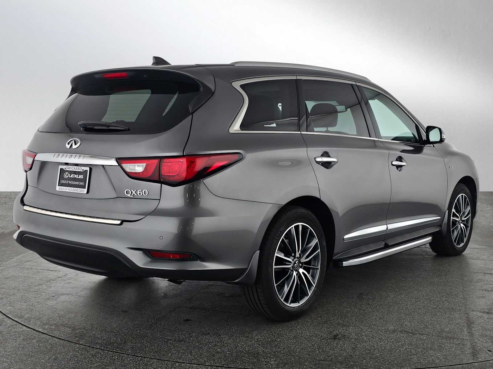 2017 INFINITI QX60 FWD