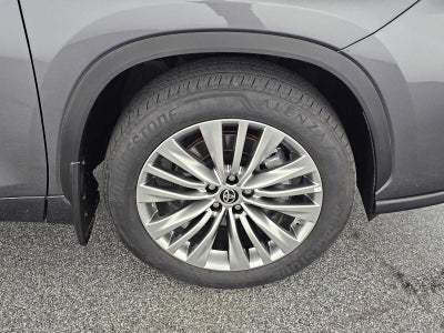 2023 Toyota Highlander Platinum
