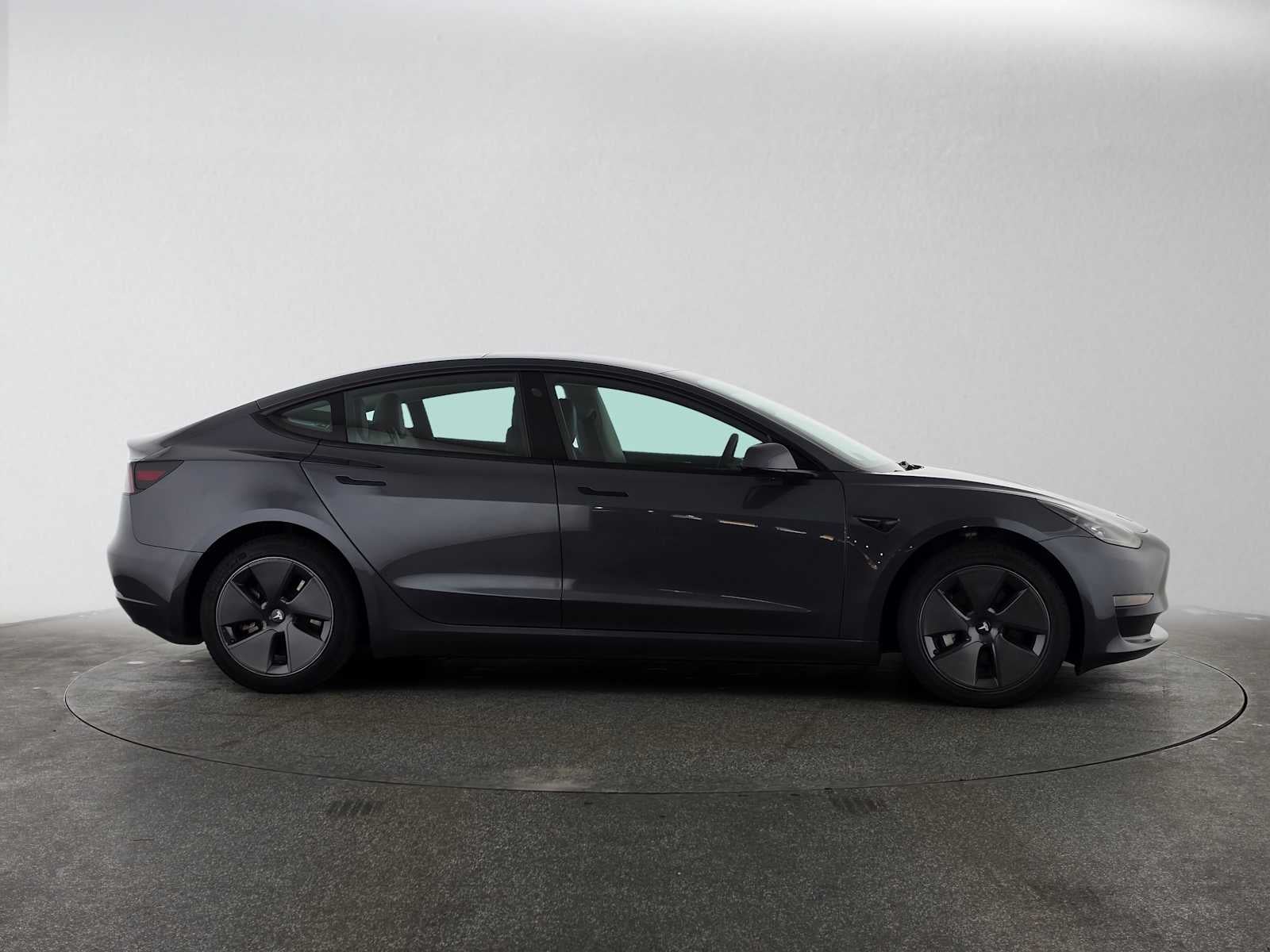 2023 Tesla Model 3 RWD