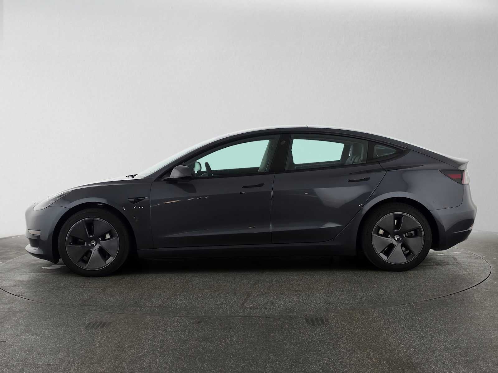2023 Tesla Model 3 RWD