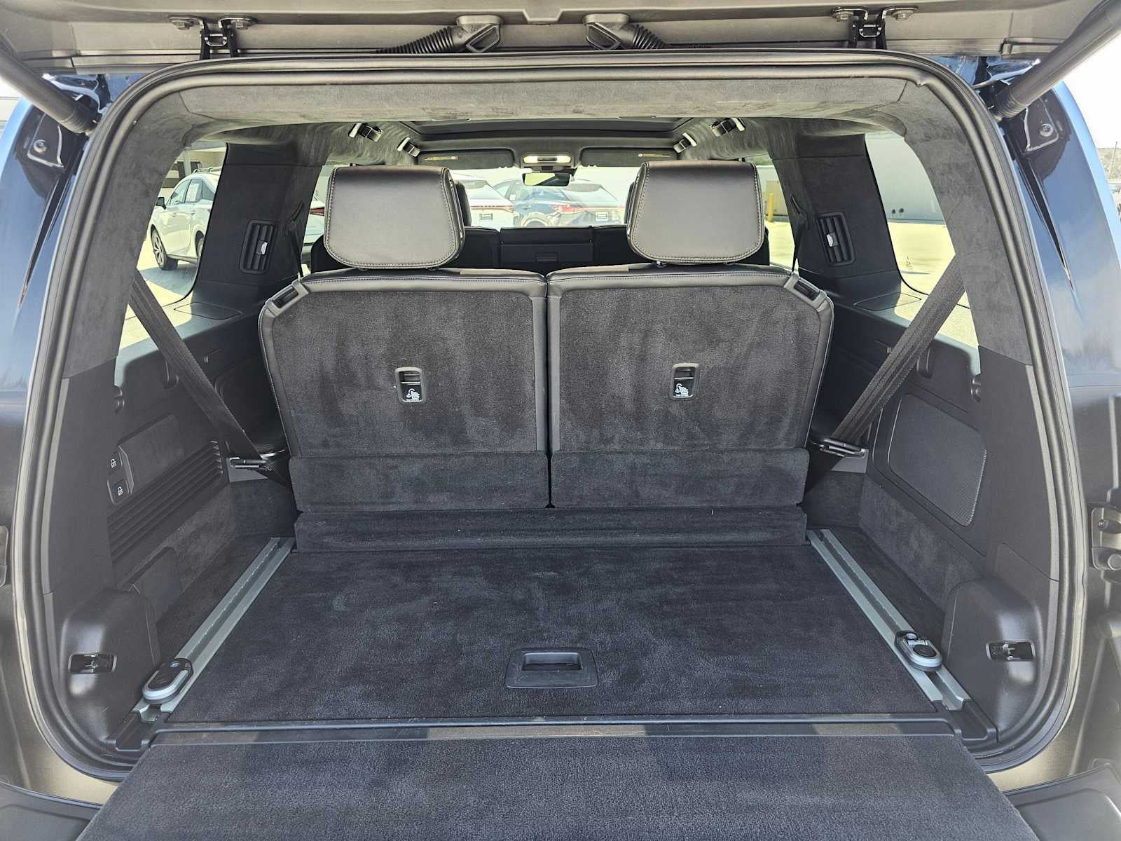 2024 Rivian R1S Adventure