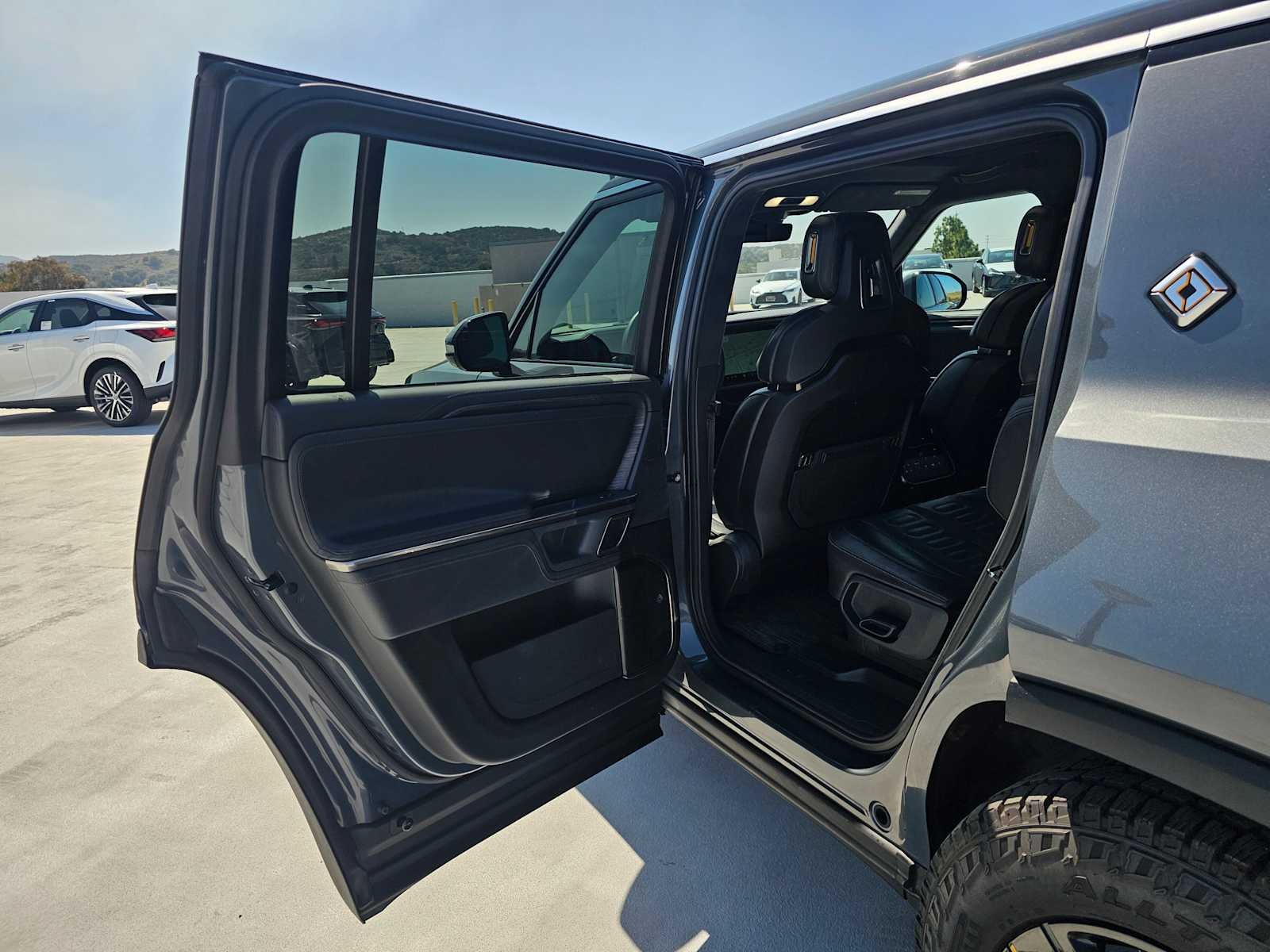 2024 Rivian R1S Adventure