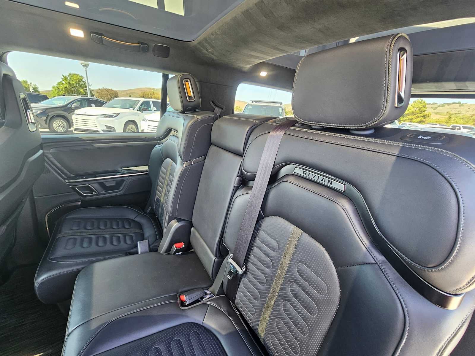 2024 Rivian R1S Adventure