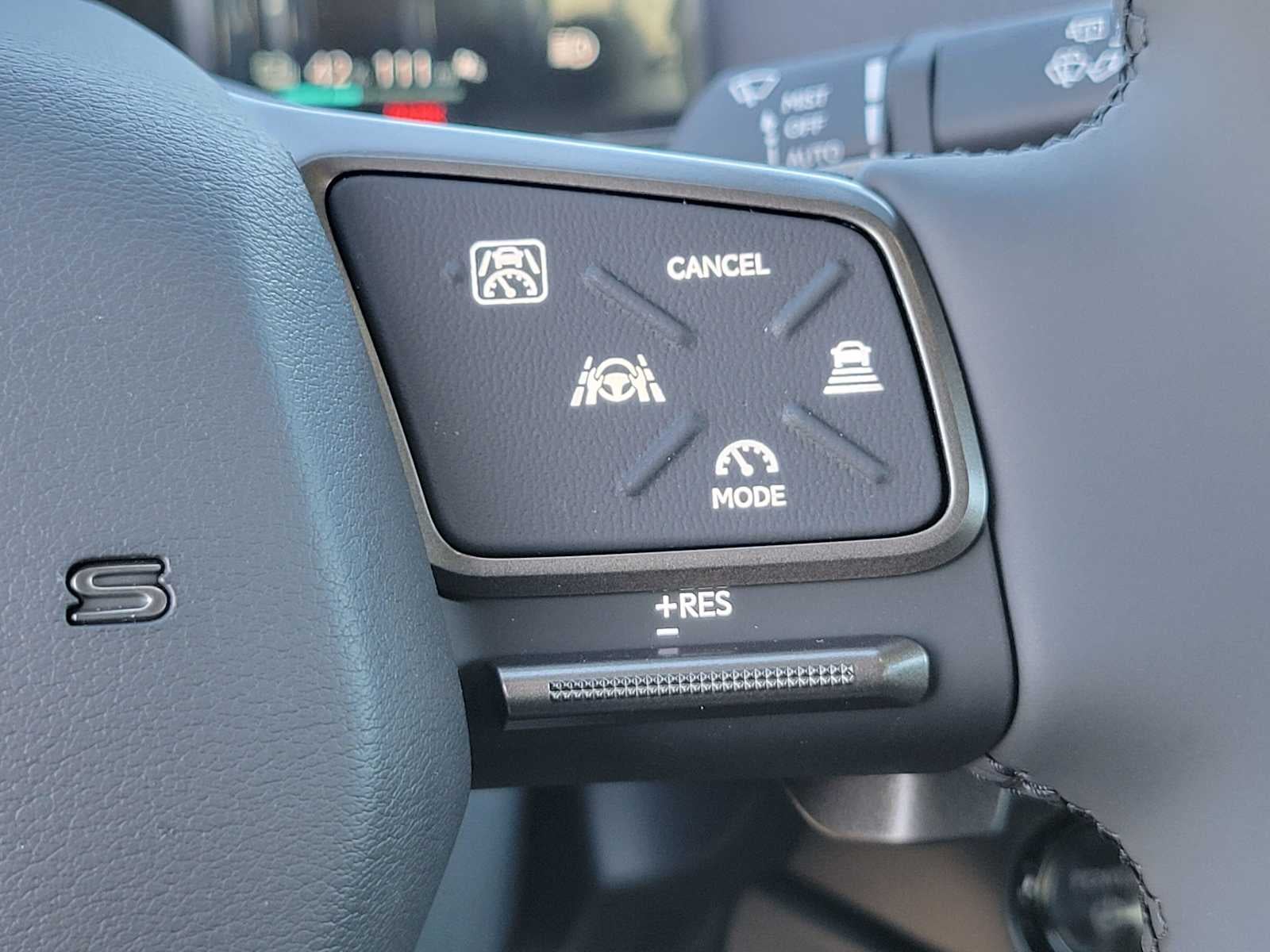 2026 Lexus ES 350e Premium