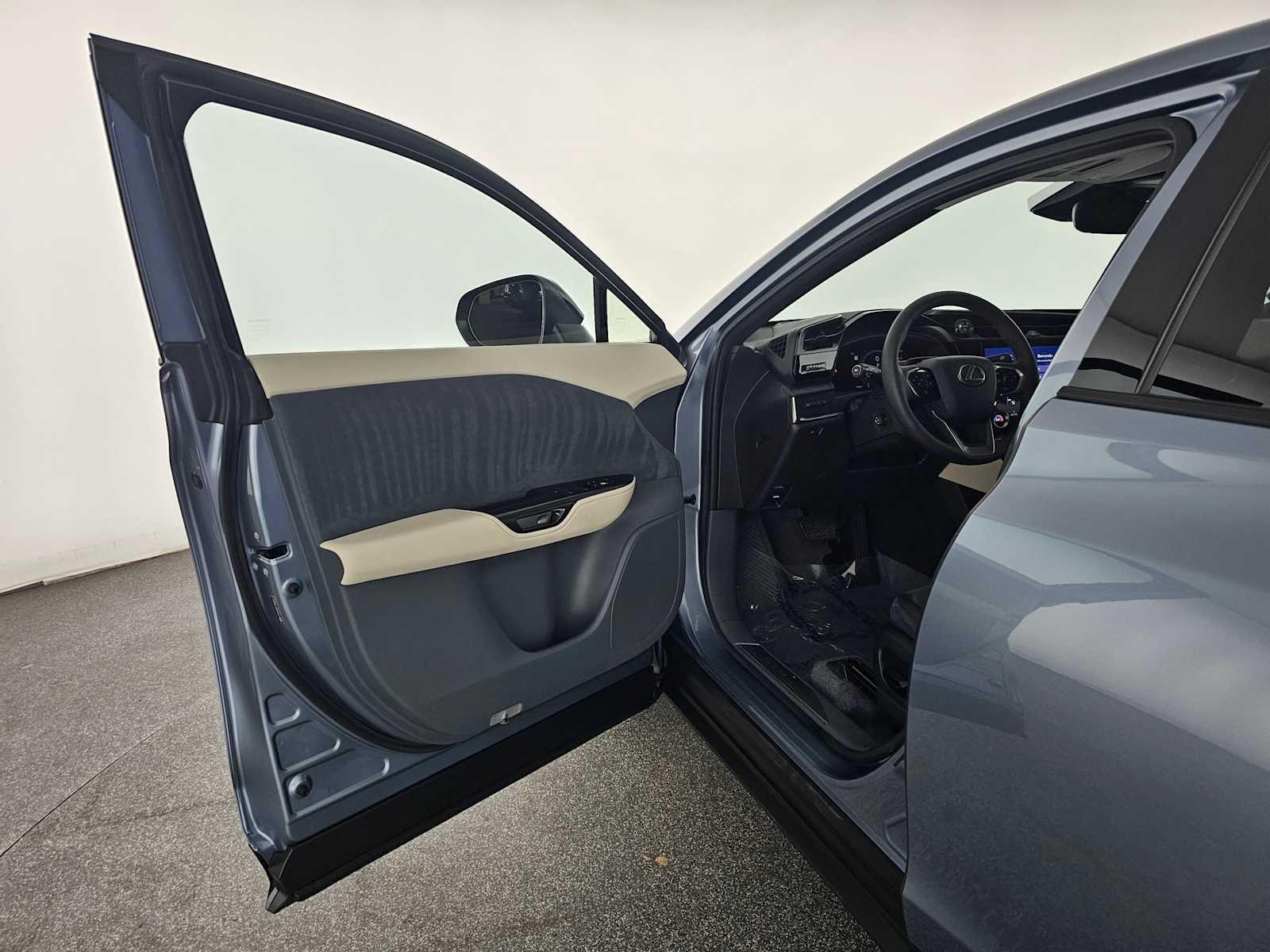 2023 Lexus RZ 450e Luxury