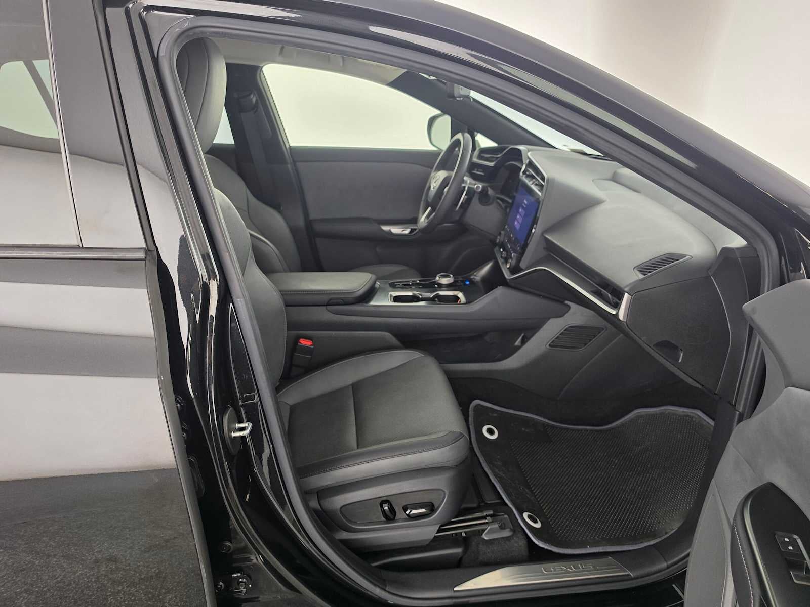 2023 Lexus RZ 450e Premium