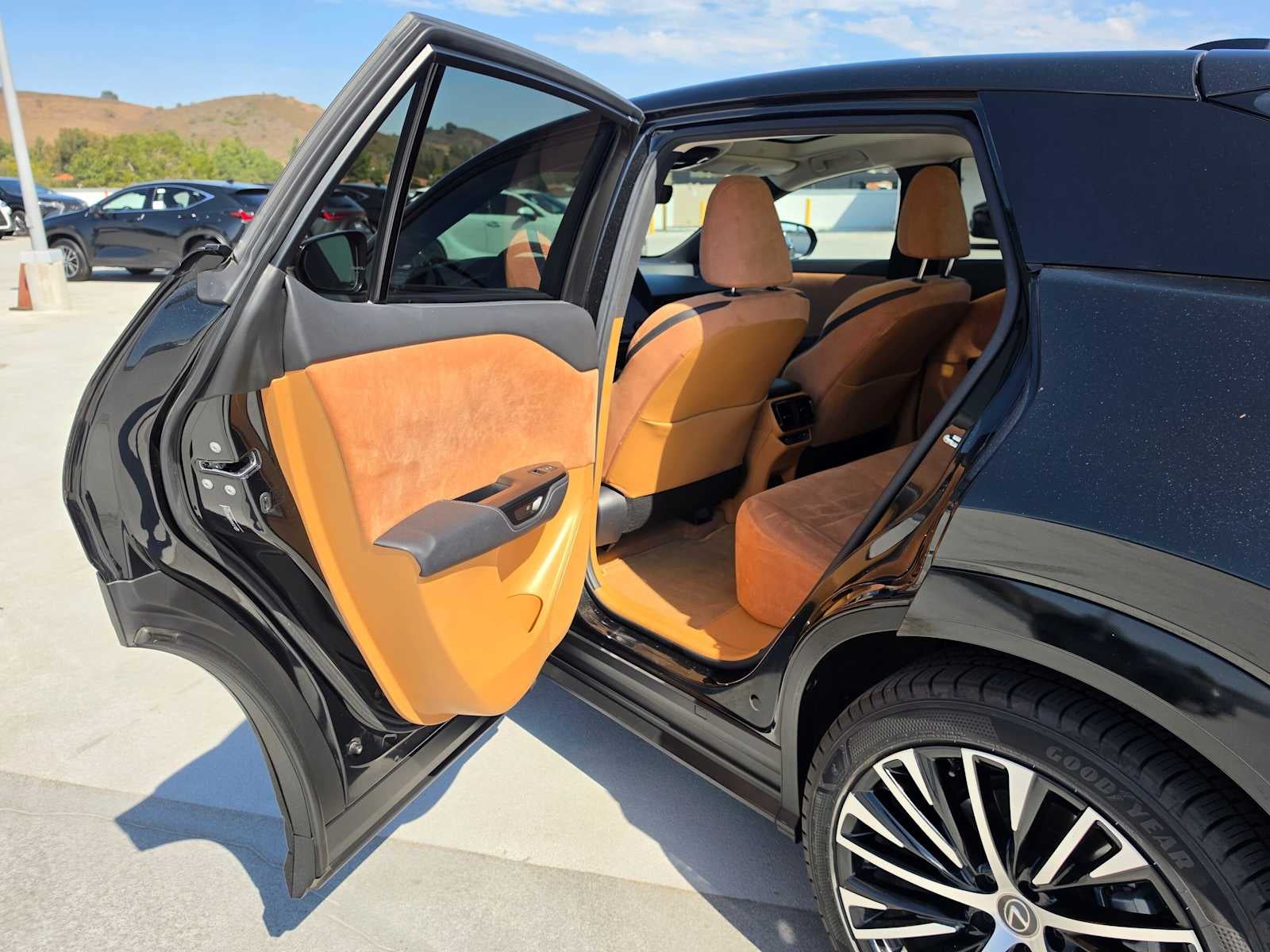 2023 Lexus RZ 450e Luxury