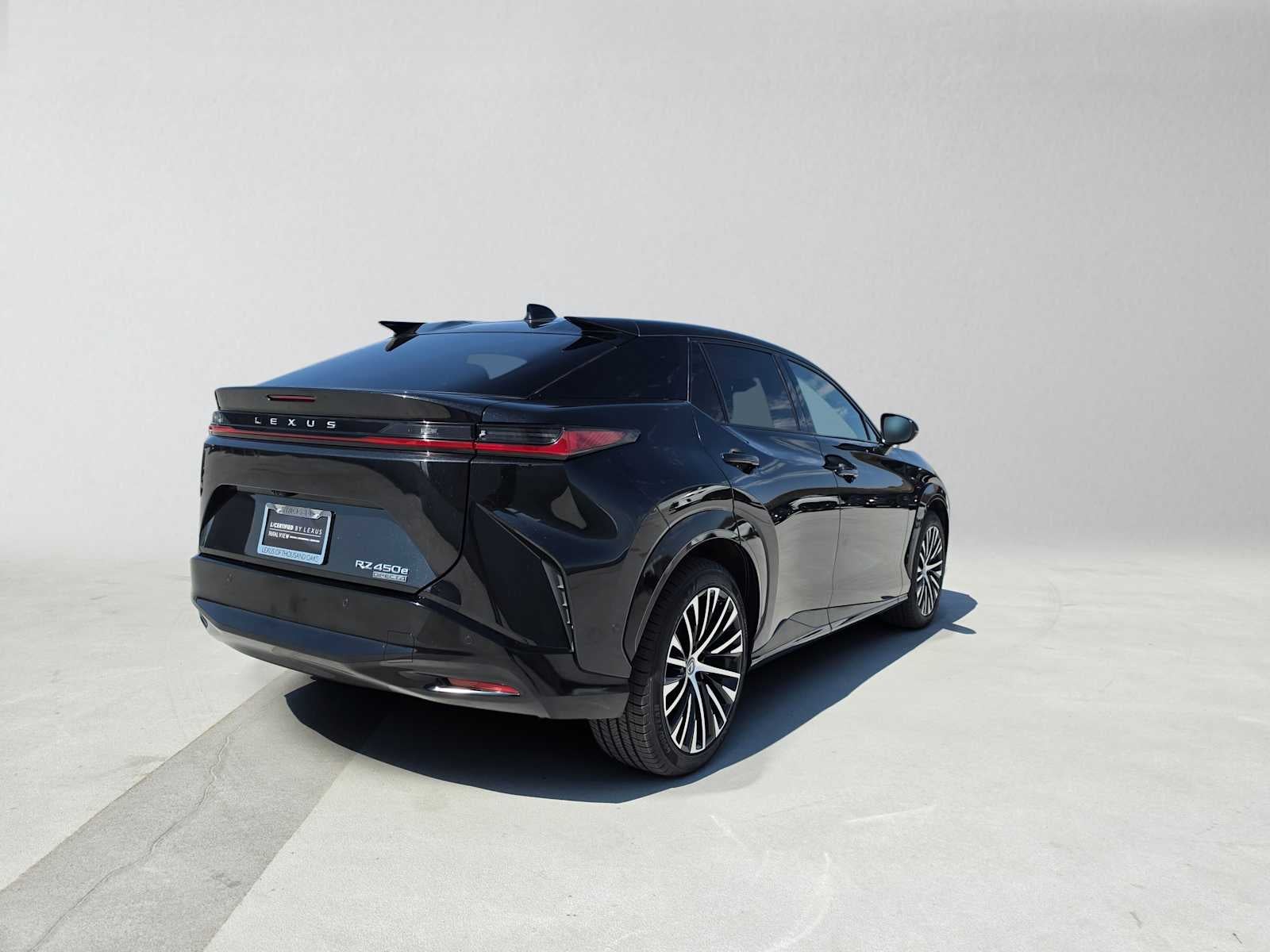 2023 Lexus RZ 450e Luxury