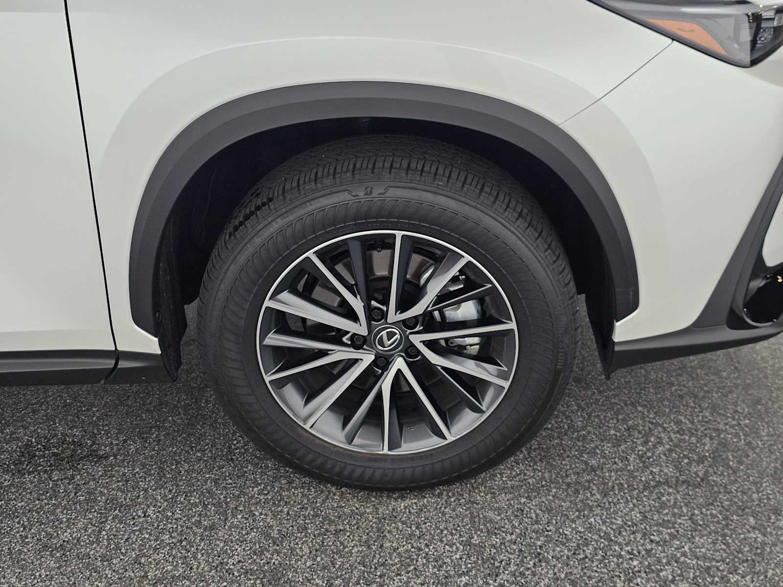 2025 Lexus NX 350h Premium