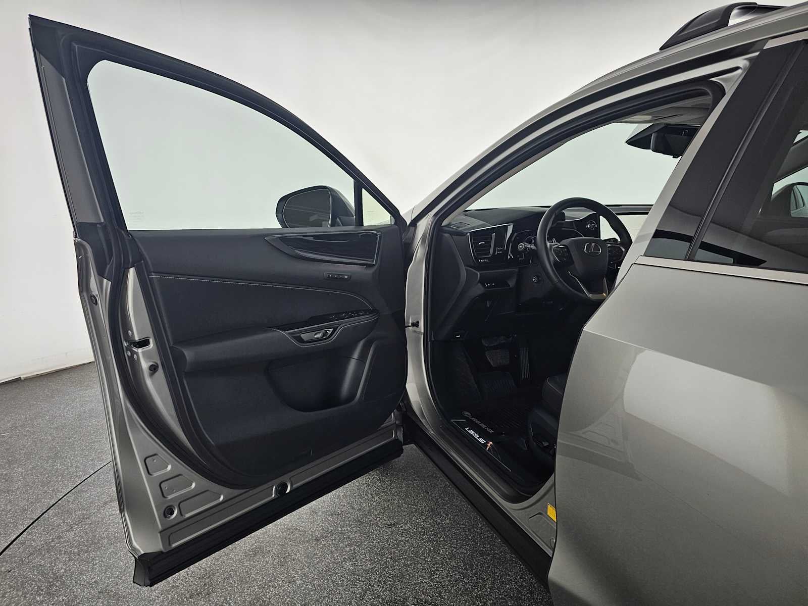 2025 Lexus NX 350h Premium